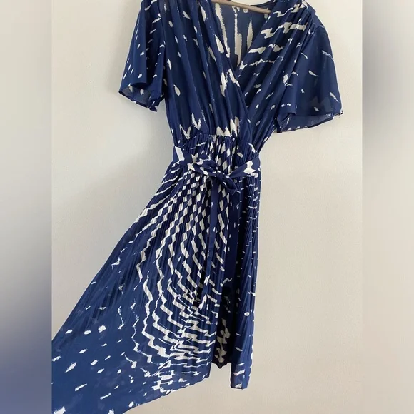 SOLD - Vintage 70s/80s Classy/Boho Navy Blue w/ White Dress - Picture 5 of 7